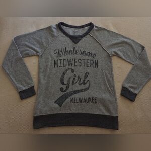 Women's medium gray fleece pullover 'wholesome Midwestern girl Milwaukee'